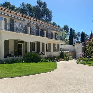 https://le-repos-du-keyrie.fr-provencehotel.com